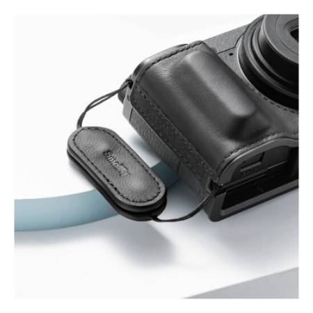 SmallRig 5689 - skórzany pasek na palce / na rękę do Ricoh GR - przykład użycia